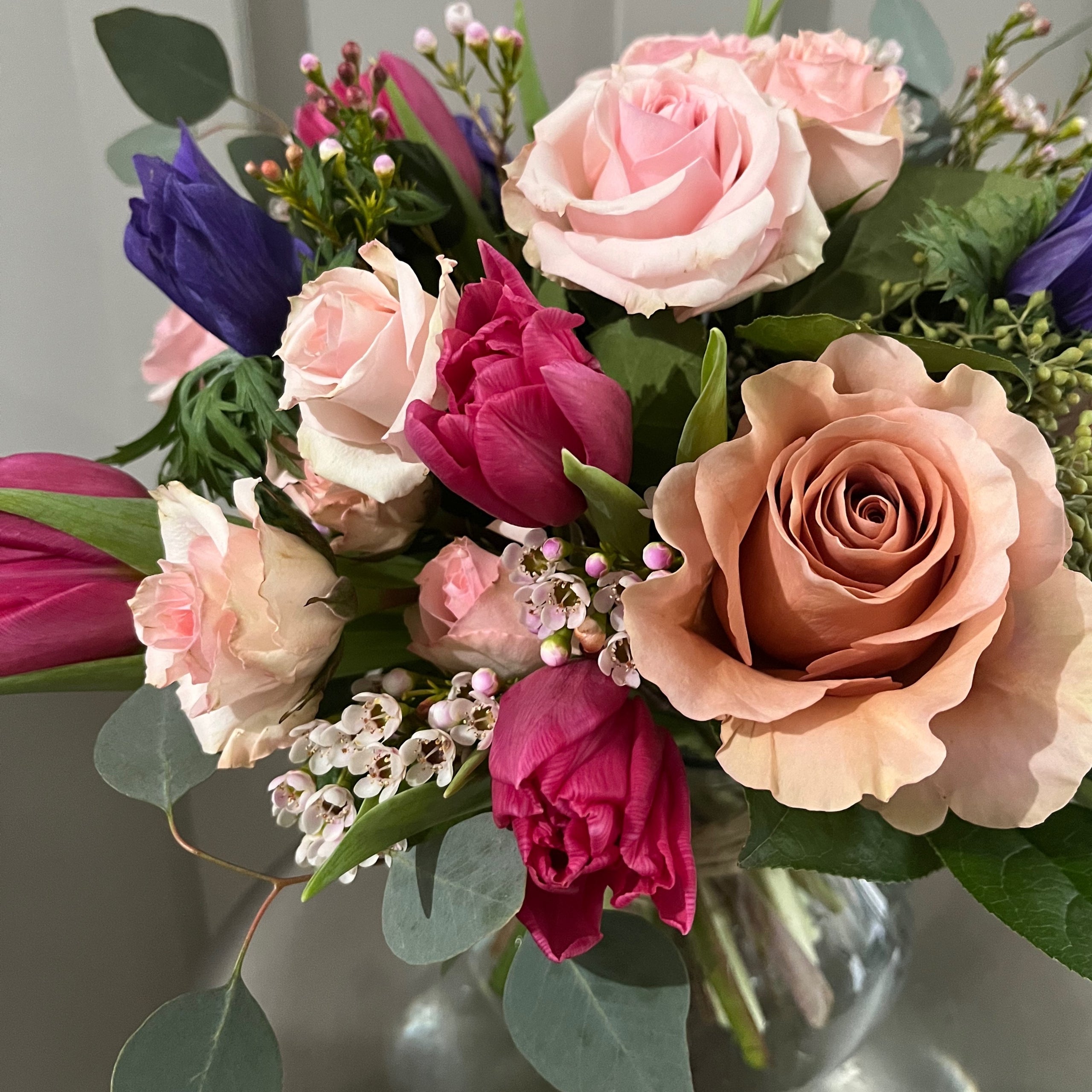 Ramo Buchon Roses in Chicago, IL - SAMANTHA'S FLOWERS